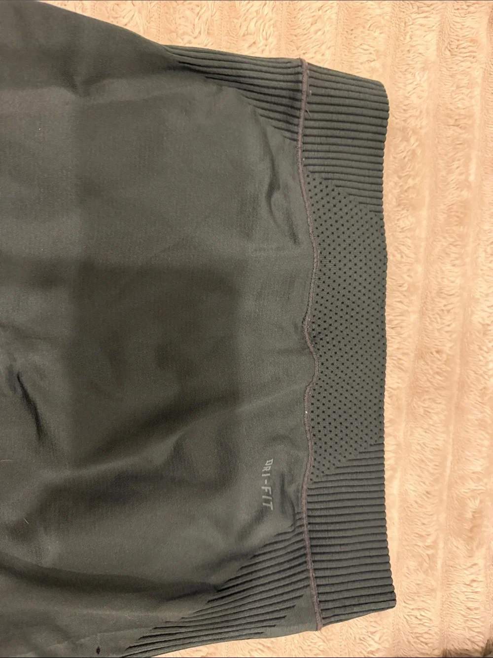 Nike Pro Women's dark grey cropped leggings